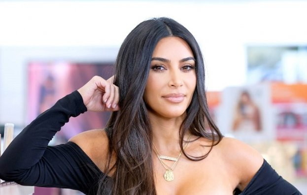 Why is Kim Kardashian under fire on internet?