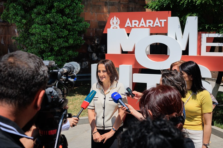 ARS_0008-1.jpg (135 KB)