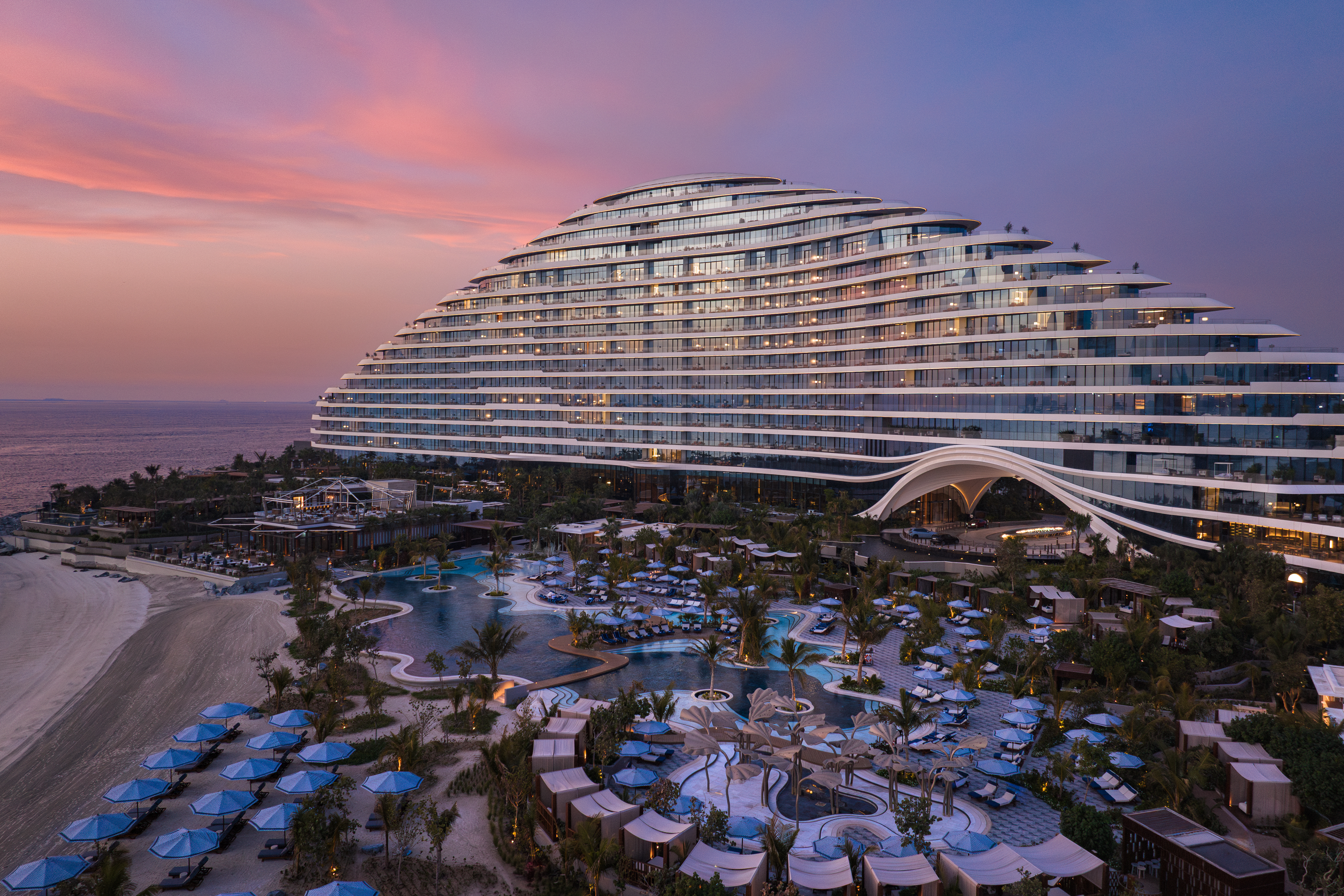 DET_Jumeirah Marsa Al Arab_Drone Shot_3.jpg (9.21 MB)