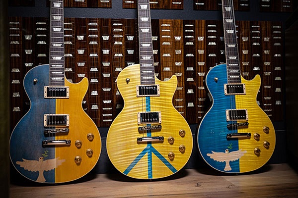 Gibson-Ukraine-Les-Paul-Guitars-Main-Image-Credit-Gibson-pic_32ratio_1200x800-1200x800-91425.jpg (112 KB)
