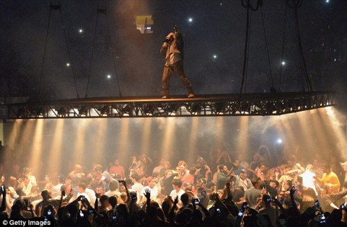 Kanye West S Merchandise Sales Break Pontiff S Madison Square
