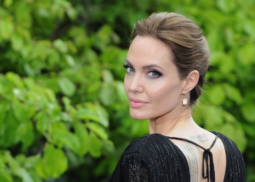 Папарацци засняли Анджелину Джоли в Малибу