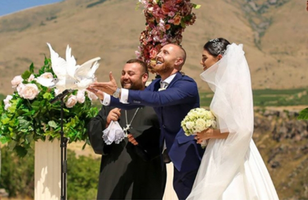 Sağmosavan’da geleneksel ve modern unsurların yer aldığı düğün (Foto/Video)