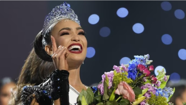 Представительница США выиграла конкурс «Мисс Вселенная» (фото/видео)